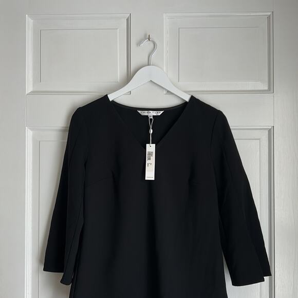 Trina Turk Frey 2 Slit Sleeve Top - Picture 4 of 8